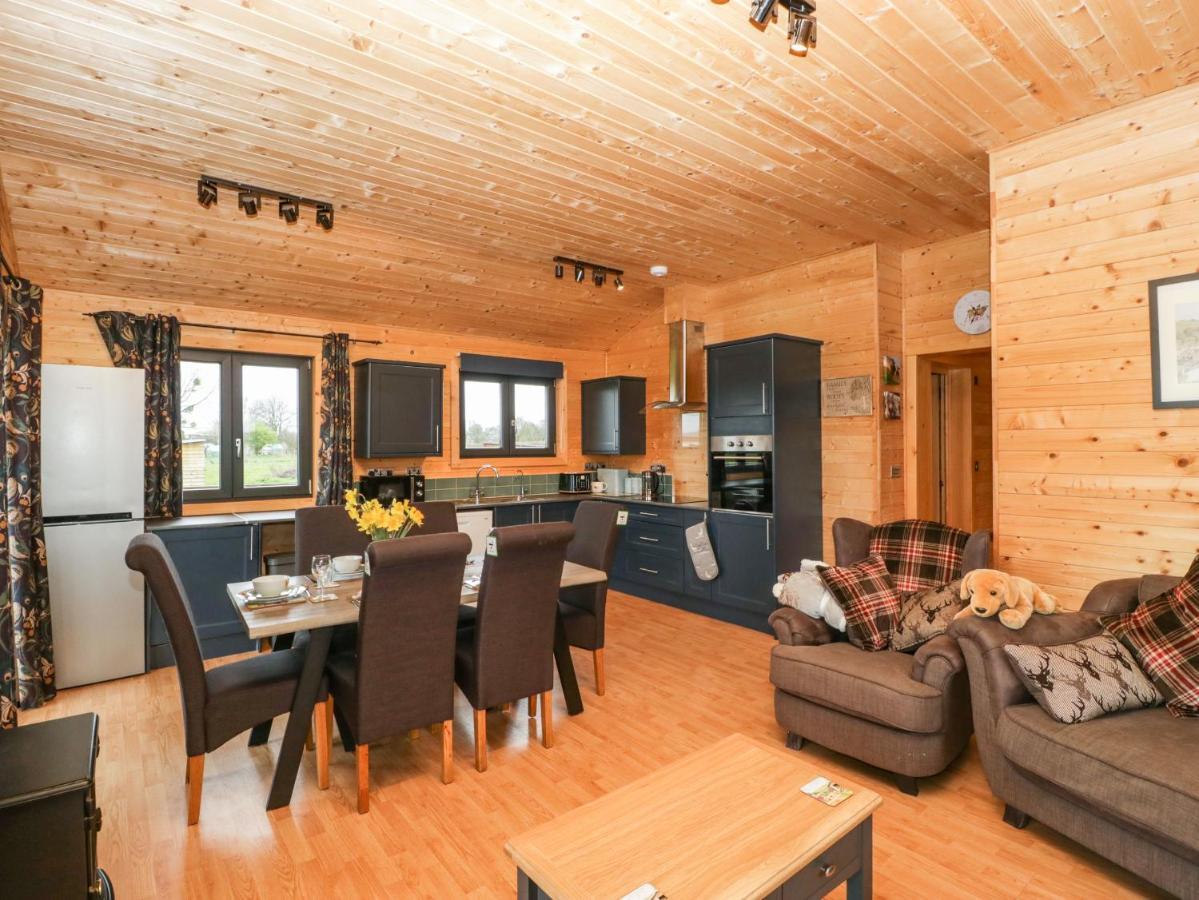 The Lodge At Crossroads Farm Bridgwater Exterior photo