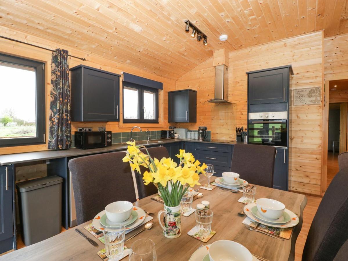 The Lodge At Crossroads Farm Bridgwater Exterior photo